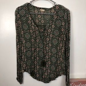 Hollister Crinkle Textured Poet Top